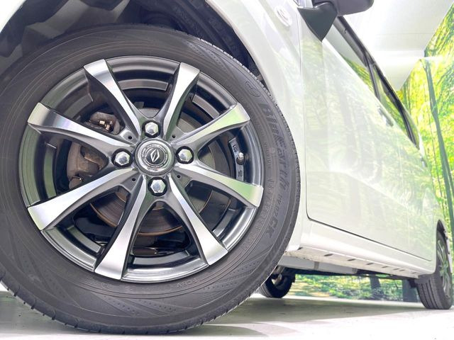 �y14�C���`�A���~�z�C�[���z�O�ςɃ}�b�`�����A���~�z�C�[���𑕒����Ă���܂��B�e��A���~�z�C�[����A�X�^�b�h���X�^�C�����戵�����Ă���܂��B���񂲑��k����������