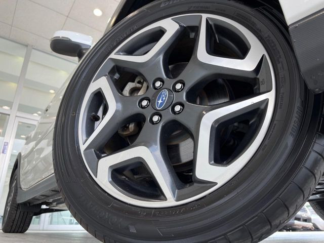 �y����18�C���`�A���~�z�C�[���z�O�ςɃ}�b�`���������A���~�z�C�[���𑕒����Ă���܂��B�e��ЊO�A���~�z�C�[����A�X�^�b�h���X�^�C�����戵�����Ă���܂��B���񂲑��k����������