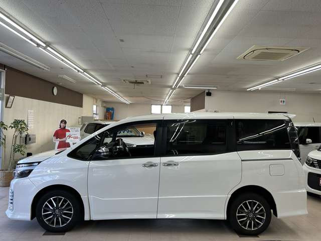 ヴォクシー2.0 ZS 煌II 4WD