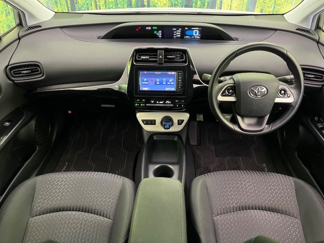 プリウス1.8 S
