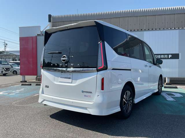 セレナ1.4 e-POWER ハイウェイスターV