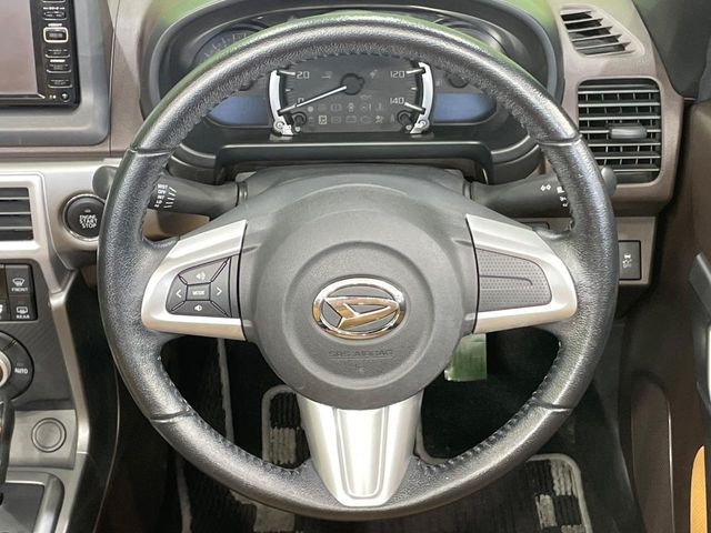 �y�����v�����X�e�A�����O�z�㎿�Ȋv���g�p���邱�ƂŁA��ɂ����������݂ƂĂ��^�]���₷���n���h���ł���