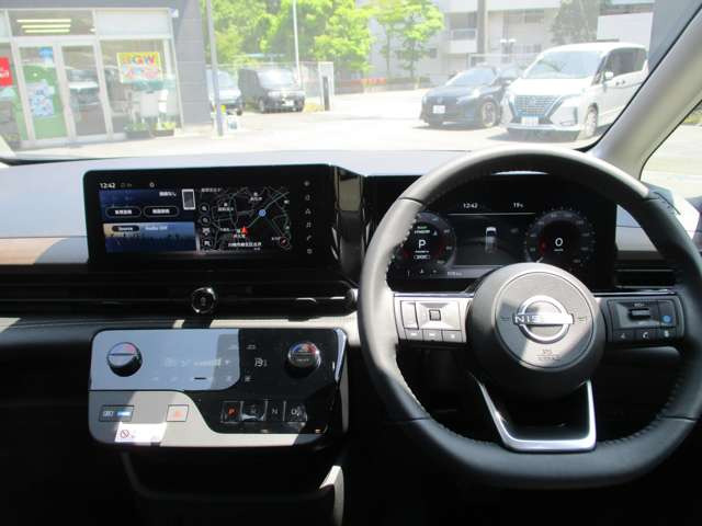 セレナ1.4 e-POWER ハイウェイスターV