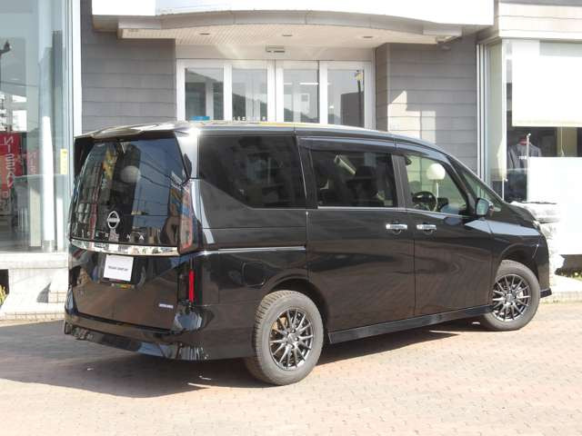 セレナ2.0 ハイウェイスターV 4WD