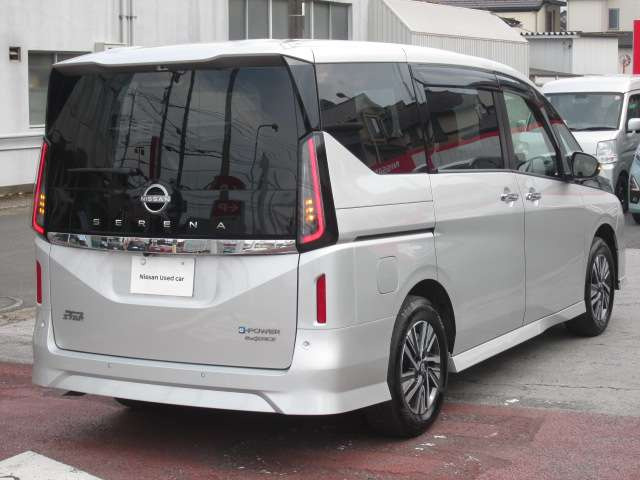 セレナ1.4 e-4ORCE ハイウェイスターV 4WD
