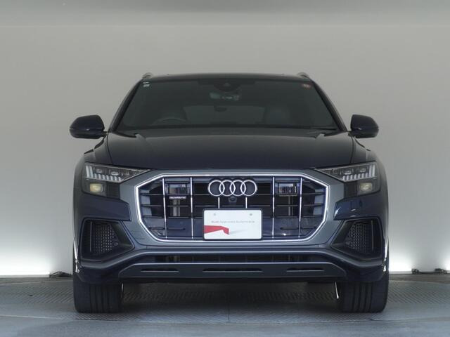 Q855 TFSI クワトロ Sライン 4WD