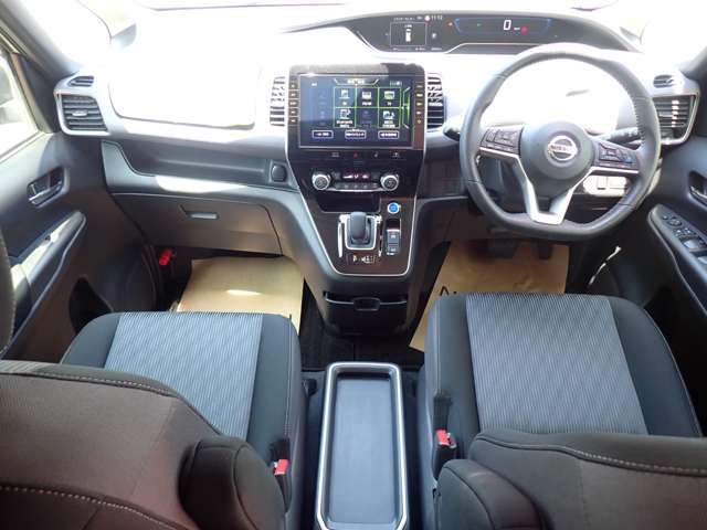 セレナ1.2 e-POWER ハイウェイスターV
