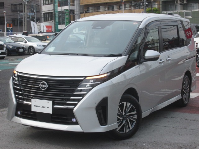 セレナ1.4 e-4ORCE ハイウェイスターV 4WD