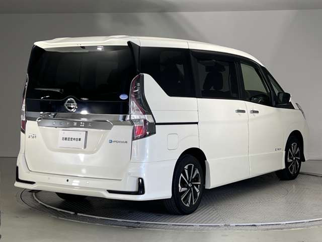 セレナ1.2 e-POWER ハイウェイスターV