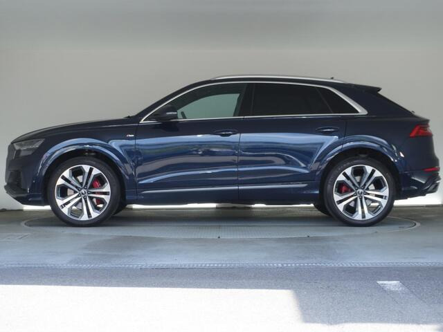 Q855 TFSI クワトロ Sライン 4WD