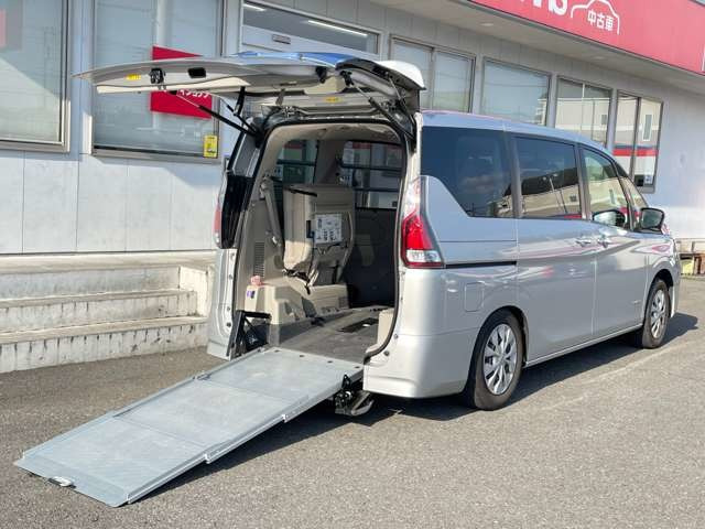 セレナ2.0 XV