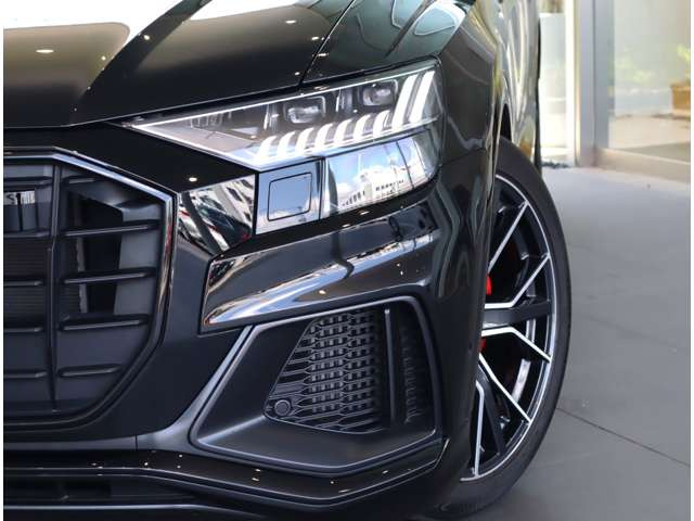 Q855 TFSI クワトロ Sライン 4WD