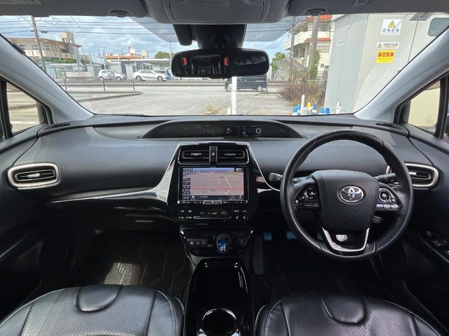 プリウス1.8 S セーフティ プラス ツートーン