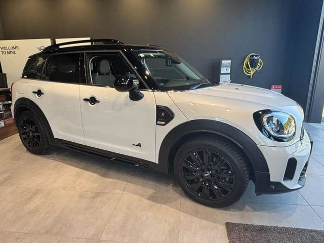 ミニクロスオーバークーパー SD オール4 プレミアム プラスパッケージ 4WD