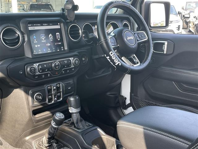 ラングラーアンリミテッド サハラ 4WD