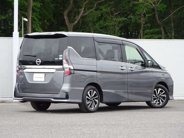 セレナ2.0 ハイウェイスターV