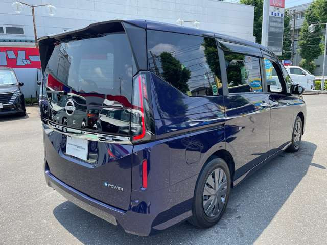 セレナ1.4 e-POWER XV