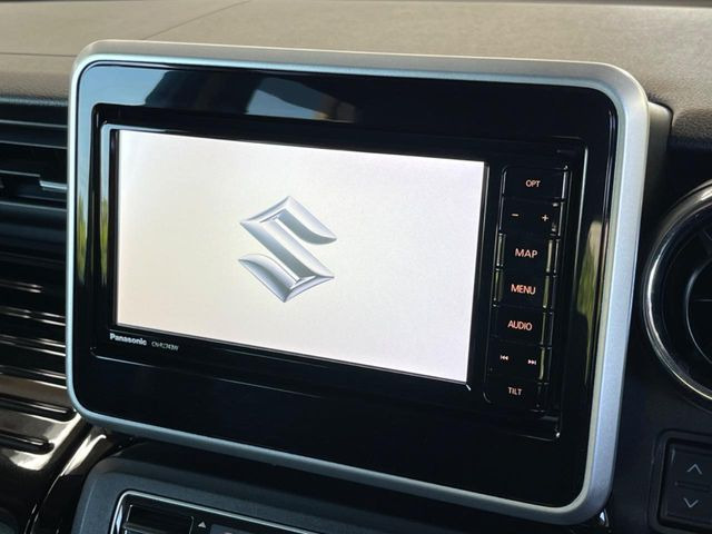 �y�����i�r�z�l�C�̏����i�r�𑕔����Ă���܂��B�i�r�̎g���₷���͂������A�I�[�f�B�I�@�\���[��!�L�����v�◷�s�͂������A�ʋ΂┃�����ȂǕ��i�̃h���C�u���y�����Ȃ�͂���