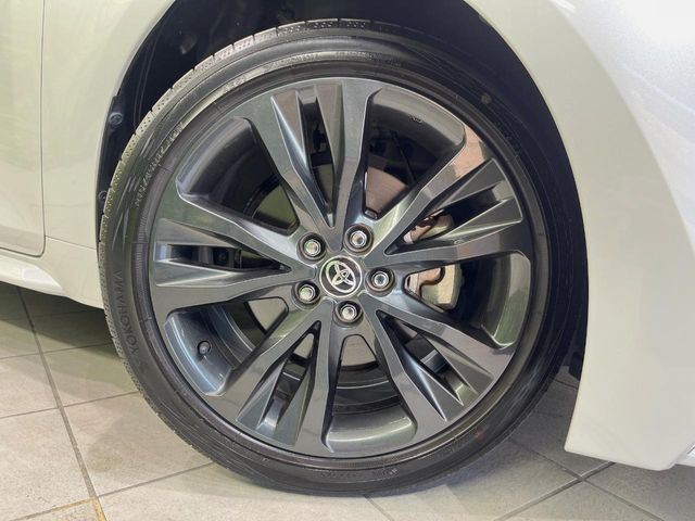 �y����17�C���`�A���~�z�C�[���z�O�ςɃ}�b�`���������A���~�z�C�[���𑕒����Ă���܂��B�e��ЊO�A���~�z�C�[����A�X�^�b�h���X�^�C�����戵�����Ă���܂��B���񂲑��k����������