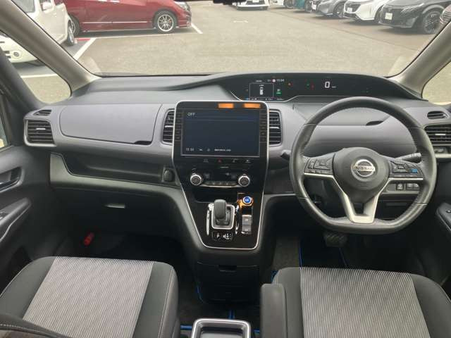セレナ1.2 e-POWER ハイウェイスターV