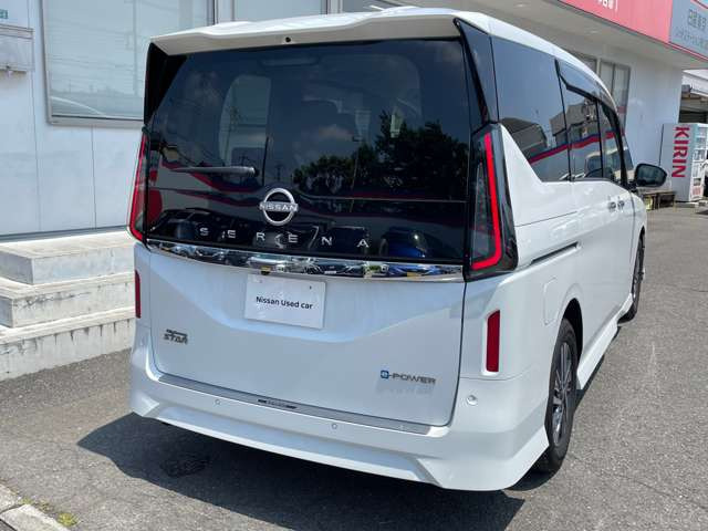 セレナ1.4 e-POWER ハイウェイスターV