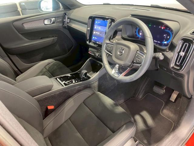 XC40アルティメット B4 AWD ダークエディション 4WD