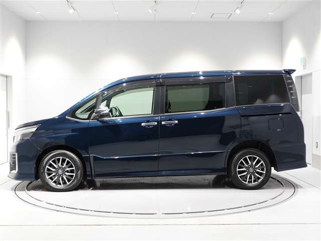 ヴォクシー2.0 ZS 煌II 4WD