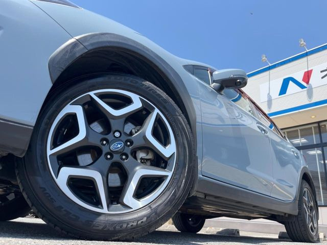 �y����18�C���`�A���~�z�C�[���z�O�ςɃ}�b�`���������A���~�z�C�[���𑕒����Ă���܂��B�e��ЊO�A���~�z�C�[����A�X�^�b�h���X�^�C�����戵�����Ă���܂��B���񂲑��k����������