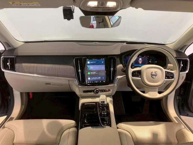 V90リチャージ プラグインハイブリッド T8 AWD インスクリプション 4WD