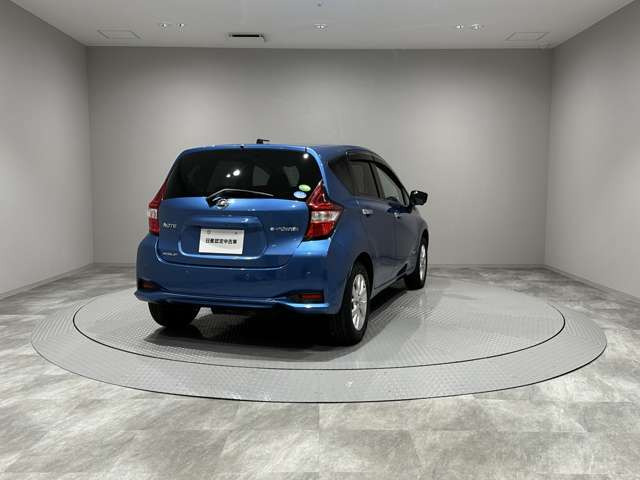 ノート1.2 e-POWER メダリスト FOUR 4WD