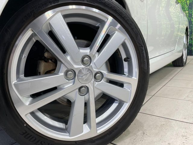 �y����16�C���`�A���~�z�C�[���z�O�ςɃ}�b�`���������A���~�z�C�[���𑕒����Ă���܂��B�e��ЊO�A���~�z�C�[����A�X�^�b�h���X�^�C�����戵�����Ă���܂��B���񂲑��k����������