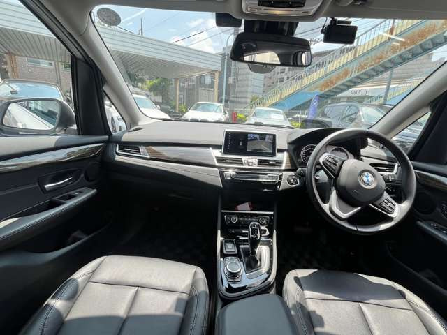 2シリーズグランツアラー218d xドライブ ラグジュアリー 4WD