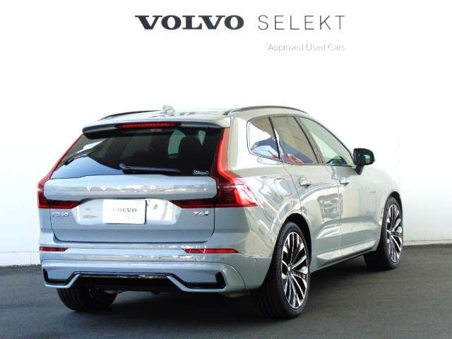 XC60ウルトラ T6 AWD プラグイン ハイブリッド 4WD