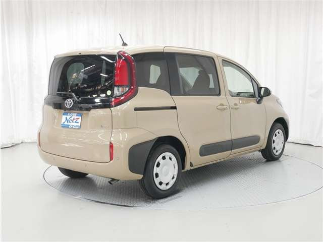シエンタハイブリッド 1.5 G E-Four 4WD