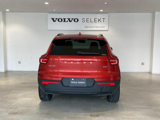 XC40アルティメット B4 AWD ダークエディション 4WD