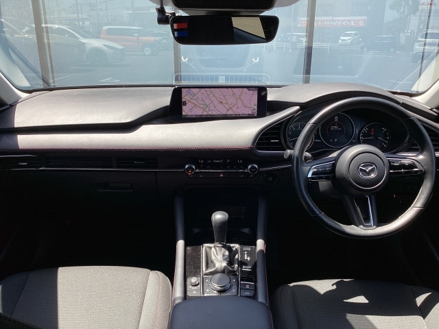 MAZDA3セダン