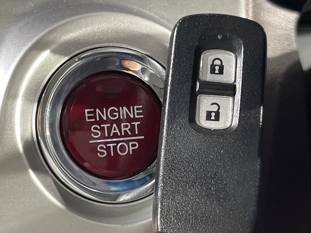 �yHonda�X�}�[�g�L�[�z�J�o����|�P�b�g�ɓ��ꂽ�܂܂ł��h�A�̎{���E�������\�ȃX�}�[�g�L�[�𑕔��B�G���W���̃I���E�I�t�����J�M�����o���K�v����������Ƃ��Ă��֗��ł���