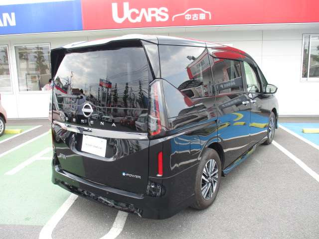 セレナ1.4 e-POWER ハイウェイスターV