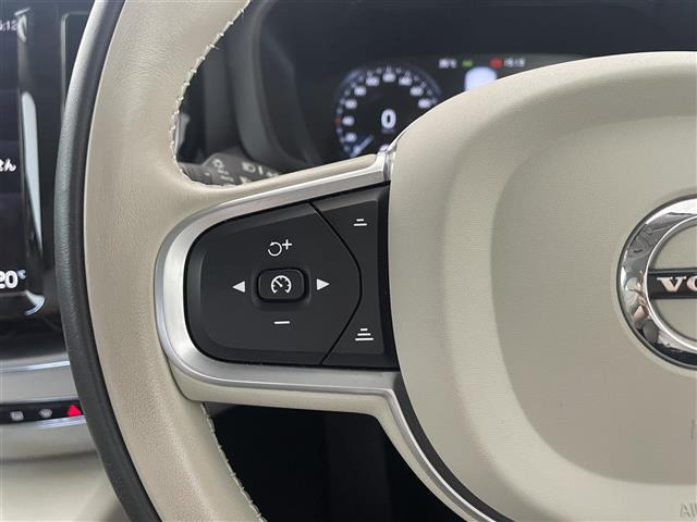 XC60B5 AWD モメンタム 4WD