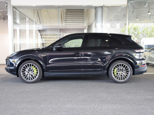 カイエンE ハイブリッド ティプトロニックS 4WD