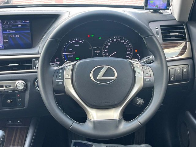 �y�����v�����X�e�A�����O�z�㎿�Ȋv���g�p���邱�ƂŁA��ɂ����������݂ƂĂ��^�]���₷���n���h���ł���