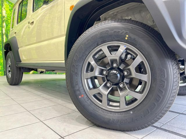�y����15�C���`�A���~�z�C�[���z�O�ςɃ}�b�`���������A���~�z�C�[���𑕒����Ă���܂��B�e��ЊO�A���~�z�C�[����A�X�^�b�h���X�^�C�����戵�����Ă���܂��B���񂲑��k����������