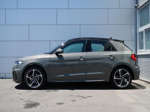 A1スポーツバック25 TFSI Sライン