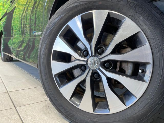 �y����16�C���`�A���~�z�C�[���z�O�ςɃ}�b�`���������A���~�z�C�[���𑕒����Ă���܂��B�e��ЊO�A���~�z�C�[����A�X�^�b�h���X�^�C�����戵�����Ă���܂��B���񂲑��k����������