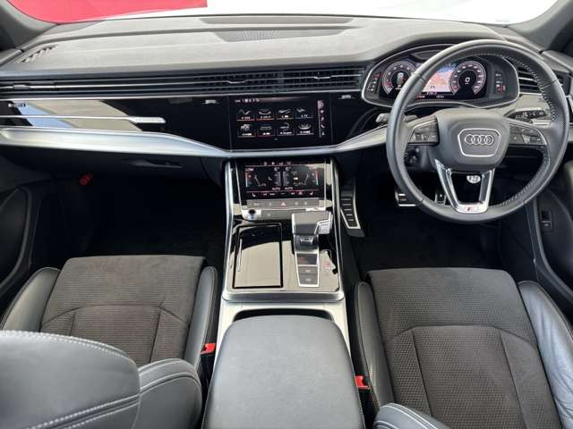 Q855 TFSI クワトロ デビューパッケージ Sライン 4WD