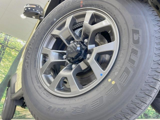 �y����15�C���`�A���~�z�C�[���z�O�ςɃ}�b�`���������A���~�z�C�[���𑕒����Ă���܂��B�e��ЊO�A���~�z�C�[����A�X�^�b�h���X�^�C�����戵�����Ă���܂��B���񂲑��k����������