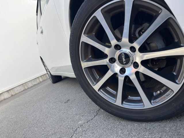 �y17�C���`�A���~�z�C�[���z�O�ςɃ}�b�`�����A���~�z�C�[���𑕒����Ă���܂��B�e��A���~�z�C�[����A�X�^�b�h���X�^�C�����戵�����Ă���܂��B���񂲑��k����������