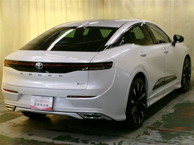 クラウンクロスオーバー2.4 RS E-Four advanced 4WD