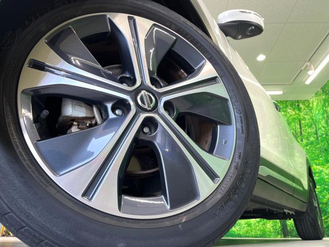 �y����17�C���`�A���~�z�C�[���z�O�ςɃ}�b�`���������A���~�z�C�[���𑕒����Ă���܂��B�e��ЊO�A���~�z�C�[����A�X�^�b�h���X�^�C�����戵�����Ă���܂��B���񂲑��k����������