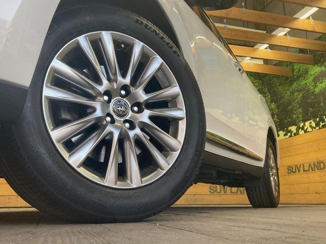 �y����18�C���`�A���~�z�C�[���z�O�ςɃ}�b�`���������A���~�z�C�[���𑕒����Ă���܂��B�e��ЊO�A���~�z�C�[����A�X�^�b�h���X�^�C�����戵�����Ă���܂��B���񂲑��k����������